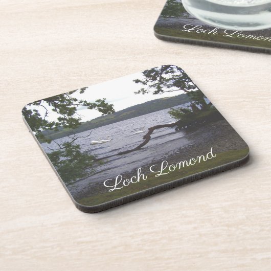 Swans auf Loch Lomond Getränkeuntersetzer (Linke Seite)