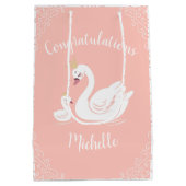 Swans Baby Showbird mit Crown Theme Peach Mittlere Geschenktüte (Rückseite)
