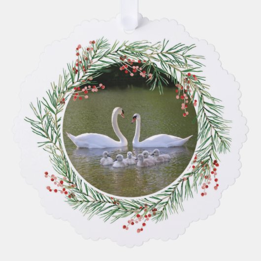 Swans in Pine & Holly Wreath Paper Ornament Card (Vorderseite)