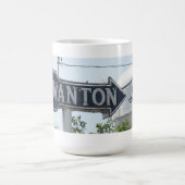 Swanton Pfeil und Wasserturm Kaffeetasse (Mittel)