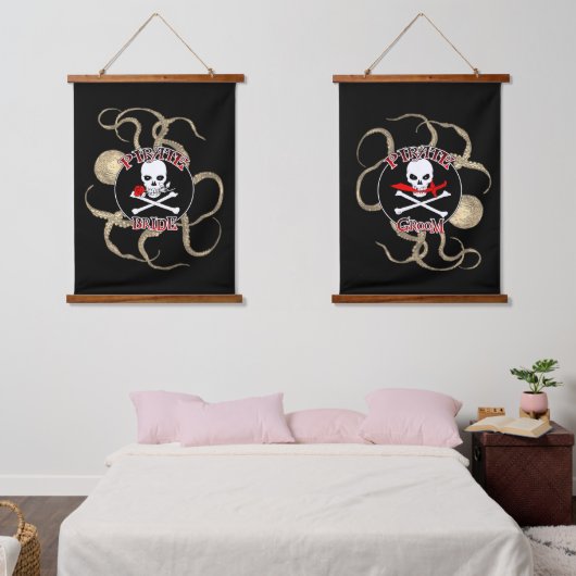Swashbuckling Set Pirate Brie und Pirate Groom Wandteppich Mit Holzrahmen (Schlafzimmer)