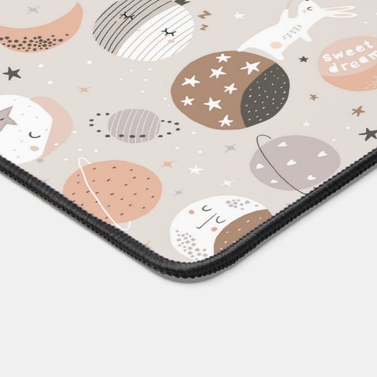 Sweat Dream Bunnies im Weltraummuster Schreibtischunterlage (Ecke)