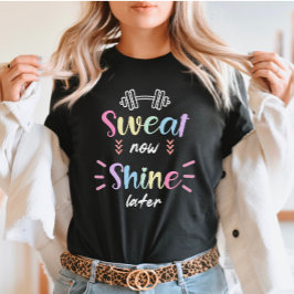 Sweat glänzt später Gymnastikangebot mit farbigem  T-Shirt