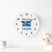 Sweden and Swedish Flag with Your Name Large Clock Große Wanduhr (Zuhause)