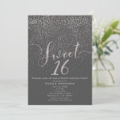 SWEET 16 16 Moderne Silver Gray Confetti Einladung (Stehend Vorderseite)