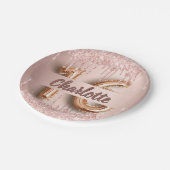 Sweet 16 16. Rose Gold Glitzer Monogramm Pappteller (Schrägansicht)