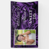Sweet 16 Abschluss Lila Satin Diamond Strings Banner (Vertikal)