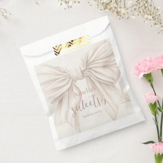 Sweet 16 Beige Bow Watercolor Geschenktütchen (Versiegelt)
