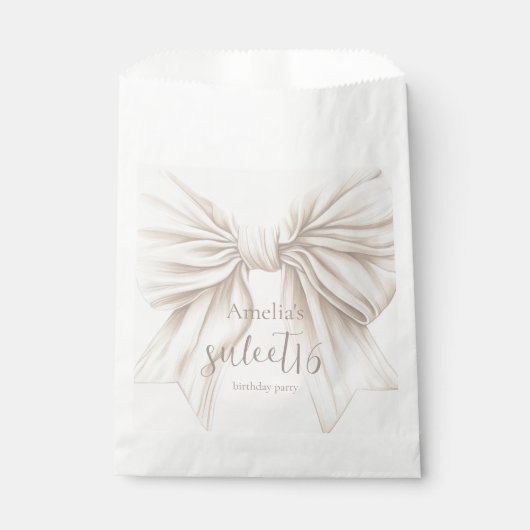 Sweet 16 Beige Bow Watercolor Geschenktütchen (Vorderseite)