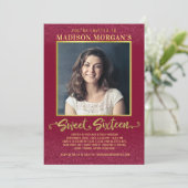 Sweet 16 Birthday Burgundy Red Gold Glitzer Foto Einladung (Stehend Vorderseite)