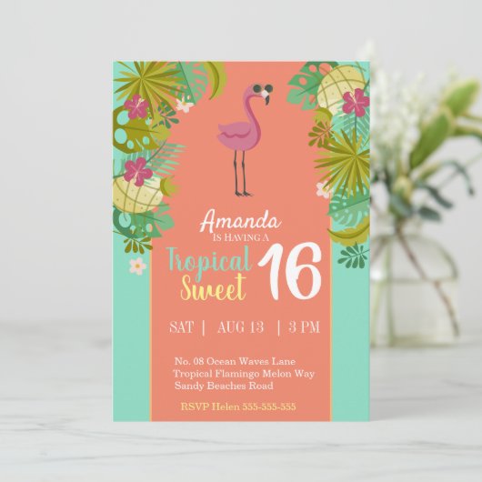 Sweet 16 Birthday Flamingo Luau Palm Tree Beach Einladung (Stehend Vorderseite)
