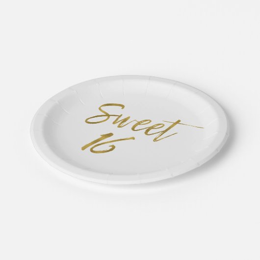 Sweet 16 Birthday Gold Foil Pappteller (Schrägansicht)