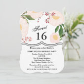 Sweet 16 Birthday Invite White Floral Blume auf W Einladung (Stehend Vorderseite)