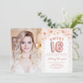 Sweet 16 Birthday mit Foto - Rose Gold Floral Einladung (Stehend Vorderseite)