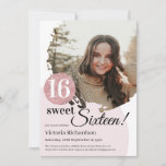 Sweet 16 Birthday Modern Pink Glitzer Custom Foto Einladung<br><div class="desc">Sweet 16 Geburtstag Moderne rosa Glitzer Custom Foto. Moderne und einfache Geburtstagsfeier mit individualisierbarem Foto, sauberem und übersichtlichem Text und Rose Gold Glitzer. Ein zeitloses Design, das sich hervorragend für eine moderne rosa Geburtstagsfeier eignet. Um das Foto richtig zu bekommen - bevor Sie das Foto auf ein Quadrat mit dem...</div>