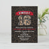 Sweet 16 Black & Red Sports Leopard Print Party Einladung (Stehend Vorderseite)