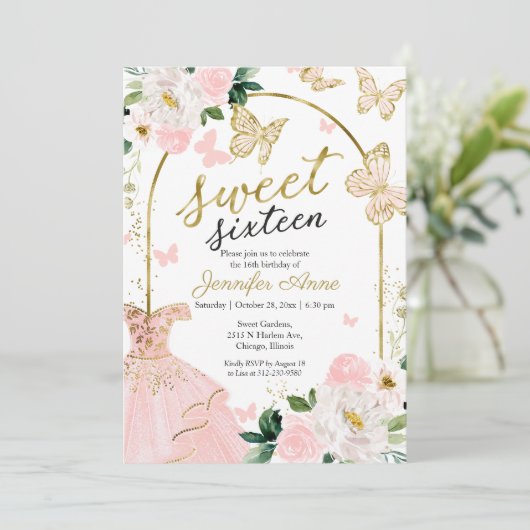 Sweet 16 Blumenkleid Schmetterling Einladung (Stehend Vorderseite)