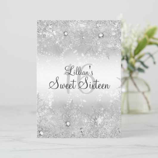 Sweet 16 Diamond Snowflake Winterwonderland Einladung (Stehend Vorderseite)