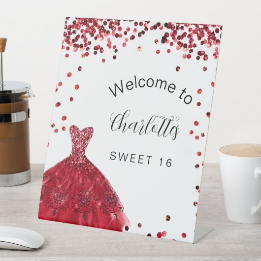 Sweet 16 Glitzer Kleid Empfang in Rot Sockelschild (In Situ)