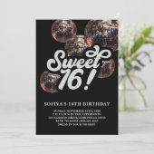 Sweet 16 Groovy Disco Ball Geburtstag Einladung (Stehend Vorderseite)