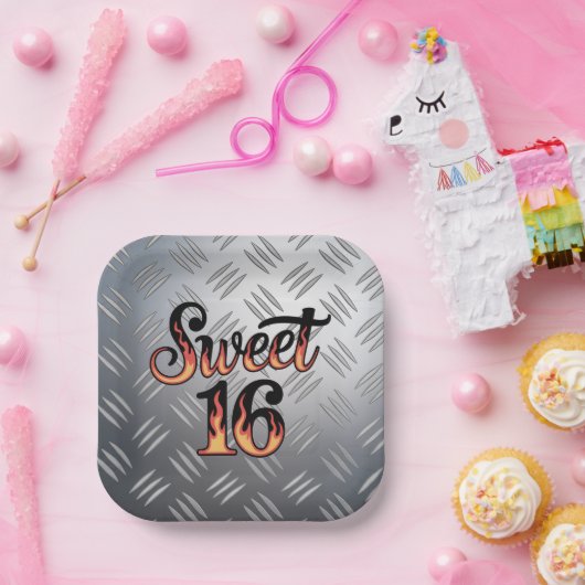 Sweet 16 In Fire Flames and Silver Plate Birthday Pappteller (Party)