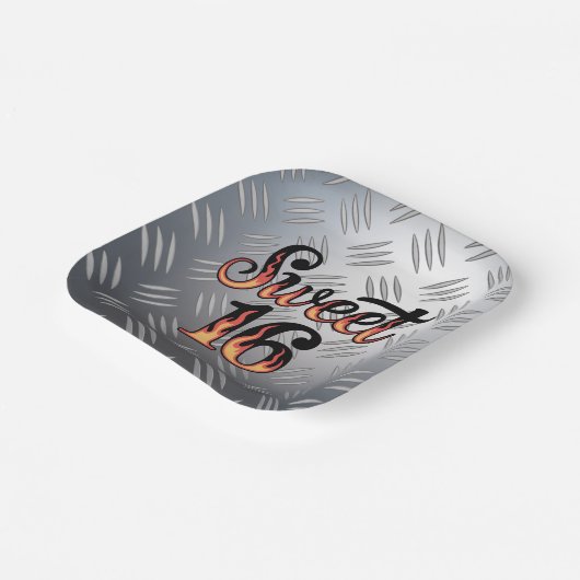 Sweet 16 In Fire Flames and Silver Plate Birthday Pappteller (Gewinkelt)