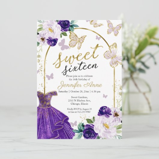 Sweet 16 Lila, florales Kleid Schmetterling Einladung (Stehend Vorderseite)