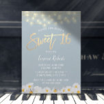 Sweet 16 Modern Dusty Blue Daisy Blume Einladung<br><div class="desc">Sweet 16 Moderne dufte blaue String Lights Daisy Blume Einladungen.</div>