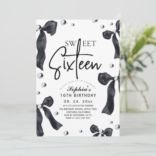 Sweet 16 Modern Stylish Black Bow Birthday Party Einladung (Stehend Vorderseite)