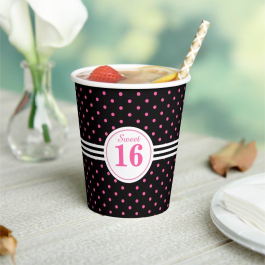 Sweet 16 on Black and Pink Birthday Party Pappbecher (In Situ)