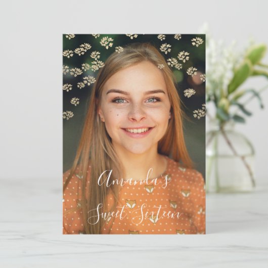 Sweet 16. Peach Blume Gold Ombre Foto Grau Einladung (Stehend Vorderseite)