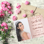 Sweet 16 Rose Gold Foto Skript Save The Date<br><div class="desc">Ein modernes und elegantes Save the Date für einen süßen 16. Rose goldener Hintergrund,  mit Rose goldfarben Konfetti dekoriert. Personalisieren und hinzufügen eines Fotos,  Datums und Namens. Der Text: Save the Date wird mit einem angesagten,  handgeschriebenen Stilskript geschrieben.</div>
