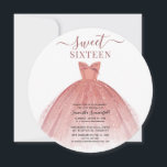 Sweet 16 Rose Gold Glitzer Rosa 16. Geburtstag Einladung<br><div class="desc">Mit einem hübschen,  rosafarbenen Kleid und Imitaten Rose Gold Glitzer und modernen Drehbüchern ist diese Geburtstagseinladung perfekt für eine Prinzessin. Ersetzen Sie einfach die Party-Details durch Klicken auf den Button "Personalisieren" oben.</div>