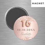 Sweet 16 Rose Goldrot Glitzer Save the Date Magnet<br><div class="desc">Elegant,  klassisch,  glamourös und mädchenhaft Save the Date Magnet für eine süße 16. Geburtstagsparty. Rose Gold und Farbverlauf. Dekoriert mit Rose Gold,  Imitat Glitzer,  Glitzern. Personalisieren und einen Namen hinzufügen. Der Name ist mit einem modernen,  dunklen Rose gefärbten Handschrift geschrieben. Nummer 16 wird mit einem Schriftart im Ballonstil geschrieben.</div>