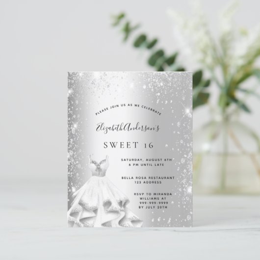 Sweet 16 Silberkleid Glitzer Einladung (Stehend Vorderseite)