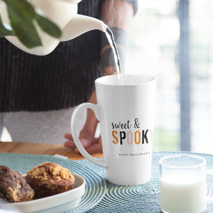 Sweet and Spooky Halloween Latte Tasse   Niedliche