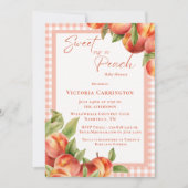 Sweet as a Peach Kariert Baby Shower Einladung (Vorderseite)