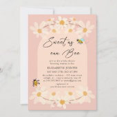 Sweet as can Bee Floral Daisy Baby Shower Einladung (Vorderseite)