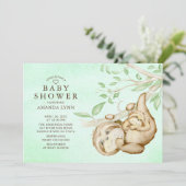 Sweet Baby Sloth Neutral Baby Dusche Einladung (Stehend Vorderseite)
