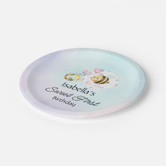 Sweet Bee First Birthday Personalized Pappteller (Schrägansicht)