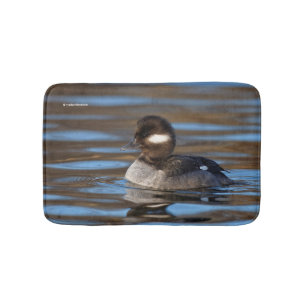 Sweet Bufflehead Duck in sonnenbeleuchteten Gewäss Badematte
