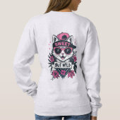 Sweet But Wild – Modern Streetwear Cat T-Shirt Sweatshirt (Rückseite)