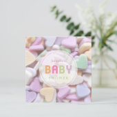 Sweet Candy Hearts Neutral Baby Dusche Einladung (Stehend Vorderseite)