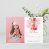 Sweet Celebration Strawberry Birthday Foto Einladung (Stehend Vorderseite)