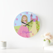 Sweet Dark Blonde Princess Personalisiert Große Wanduhr (Zuhause)