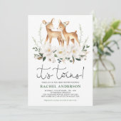 Sweet Deer Twins Baby Dusche Elfenbein Blumengrün Einladung (Stehend Vorderseite)