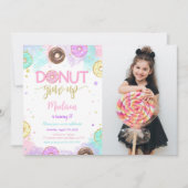 Sweet Donut Birthday Foto Einladung (Vorderseite)