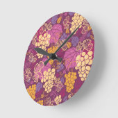Sweet grape vines pattern background runde wanduhr (Winkel)