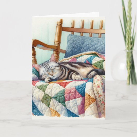 Sweet Gray Cat Sleeping on a Quilt Karte (Vorderseite)