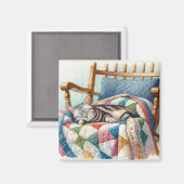 Sweet Gray Cat Sleeping on a Quilt Magnet (Vorderseite/Rückseite)
